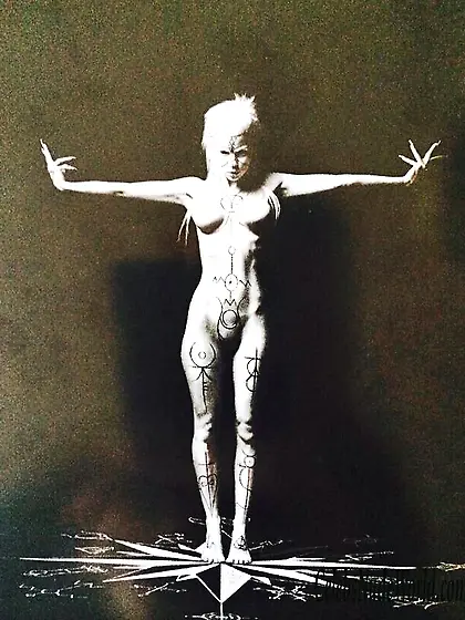 Yolandi Visser Naked pics