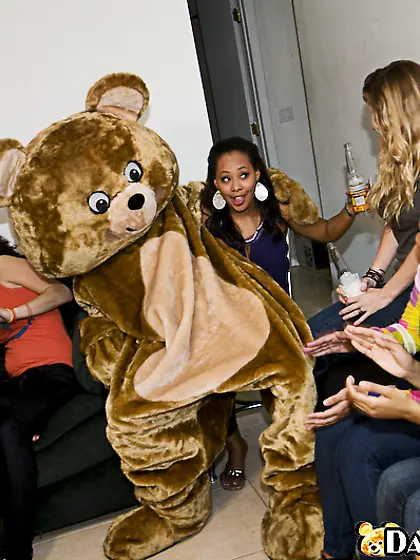 College blowjob party