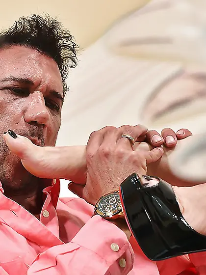 Australian foot fetish