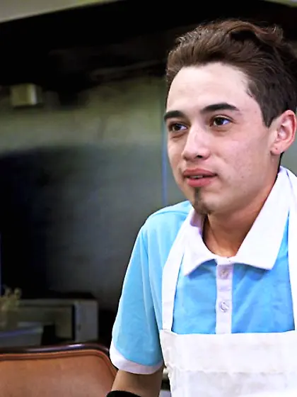 Restaurant fuck for boy and MILF 