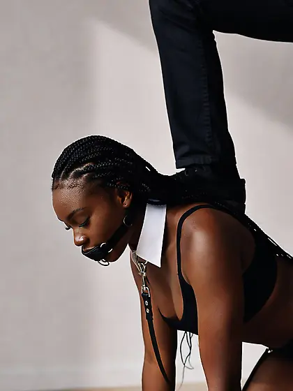 nigger and white feet