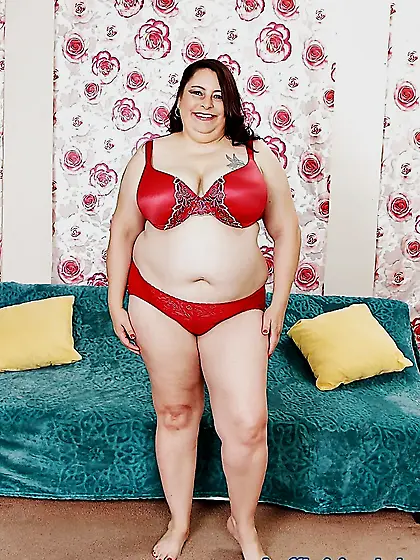 Sexy and hot plumper Lacy Bangs