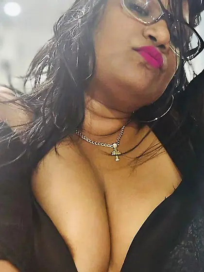 Cookie Shows off Indian married Woman Looking to cheat Part