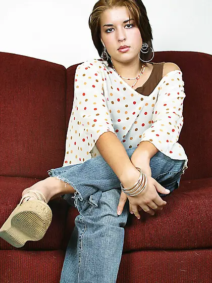 Smooth pussy girl Jayde Black takes off her jeans and panties wi