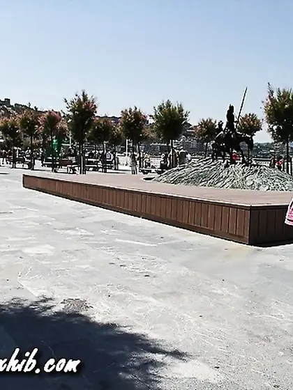 Flashing in public in San Sebastian