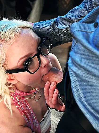 Blonde's beautiful pink pussy smashed hard 