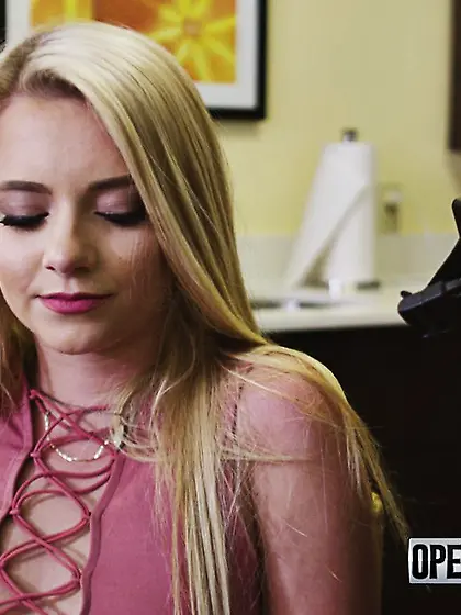 Blonde beauty deep throat