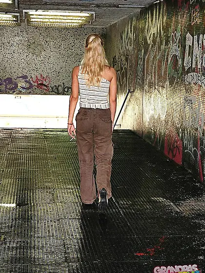 Blonde thanks a dude with a deep blowjob and a hard fuck after h