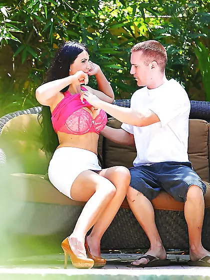 Emma Alba has huge tits and a burning desire to fuck outside