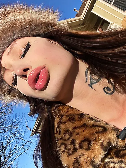 Braceface Bimbo With Juicy Puffed Up Lips