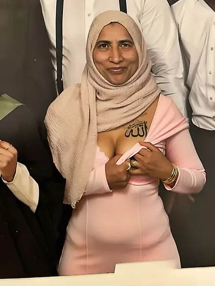 Pakistani mazhabi mother Abida