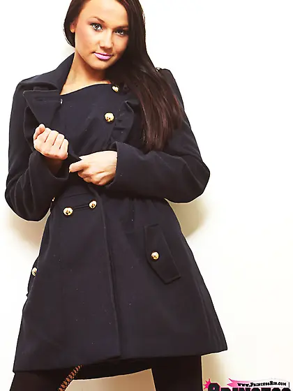 Teen babe exposes hidden