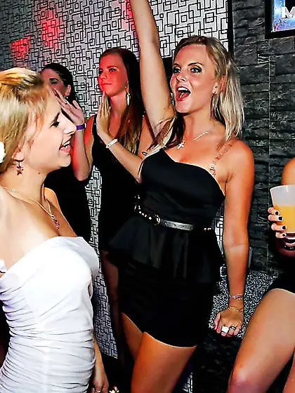 Partyhardcore Ideal Photos