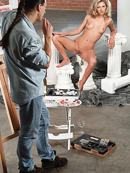 Smoking hot blonde babe Roxanne Hall spreads her legs and eats o