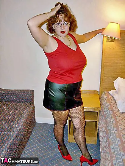 Blonde whore glasses shows