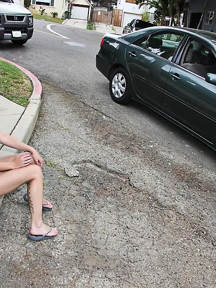 These are the great scenes with blonde Faye Runaway playing with