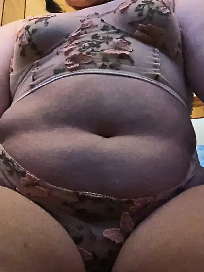 18 Year Old BBW Lilac