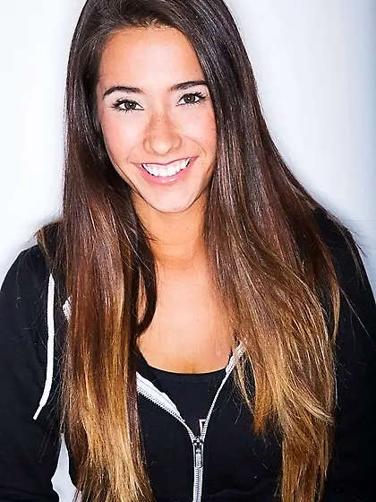 Sultry sexpot undresses to show her perky boobs and sexy tan lin