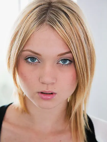 Great looking blonde beauty sucks a huge pecker and gets her ter