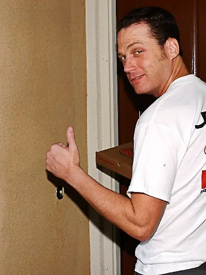 Lauren Kain greets pizza delivery dude and then blows his throbb