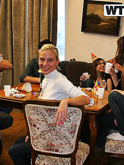 College students engage in drunk group sex activities