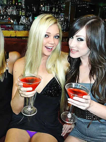 Jessie Andrews and other drunk party girls suck stripper's dick