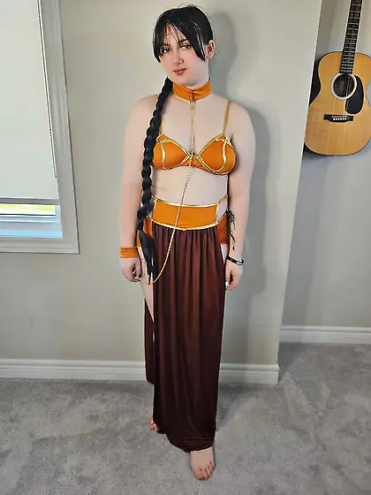 SydQ slave girl cosplay (aged 18)