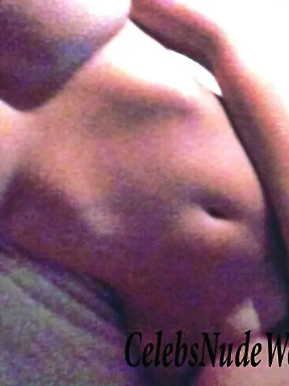 Kelly Brook leaked pics