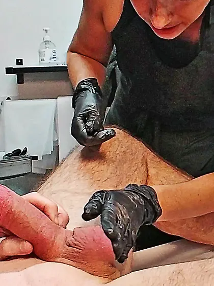 Waxing erection - CFNM.  Happy waxer! 2