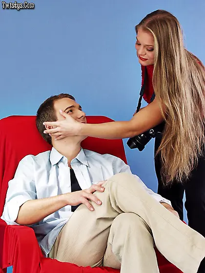 Beautiful blonde hottie Rita Faltoyano screams hard as she gets