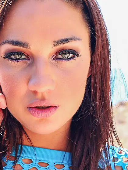 Slinky body of slutty babe blows pickup artist's mind when she f