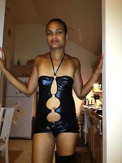 Nicole Sky Spreading