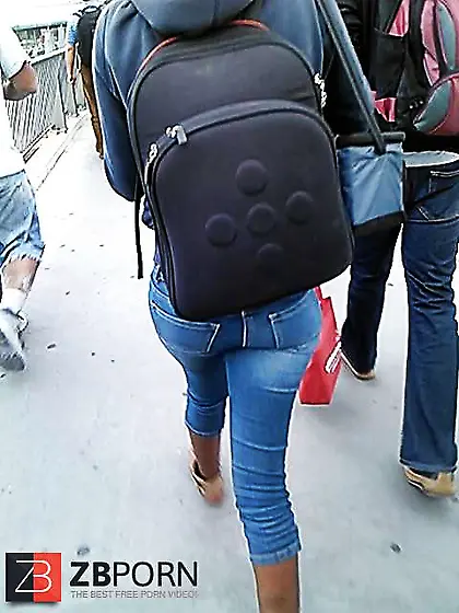 Voyeur six - Upskirt-ish on super-sexy shapely hips!