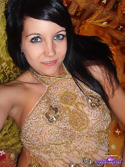Blue-eyed teen belly dancer