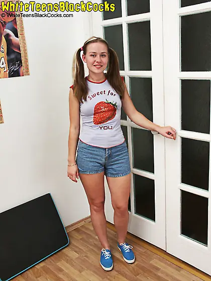 Teen deep throats large ebony shaft