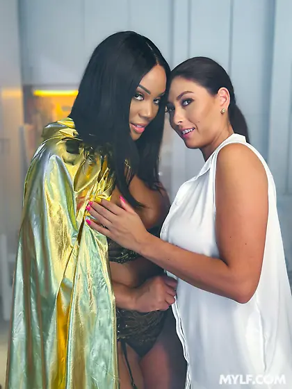 August Skye and Lola Pearl lick each other's pussy before gettin