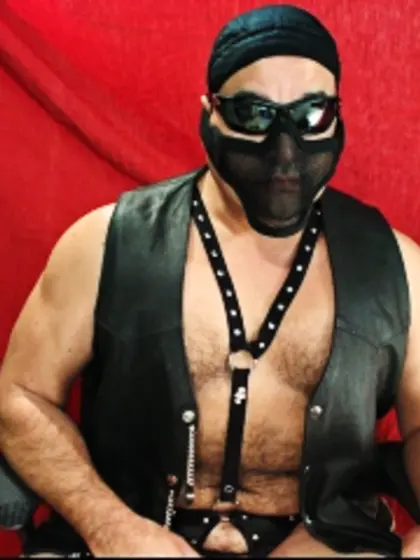 Brunette lucas perform anal