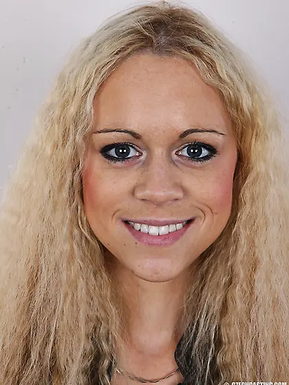 Pretty shaggy hair blonde