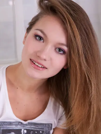 Loose shiela white shirt