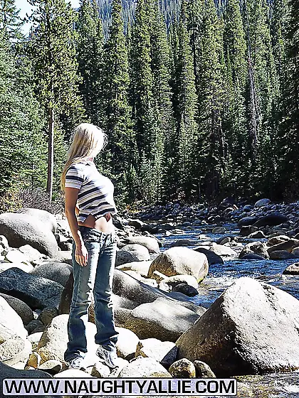 Exhibitionist Hiker Gets Naked By Stream