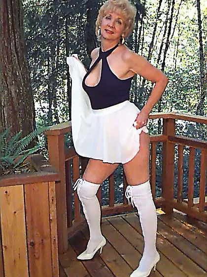 Granny classy carol united