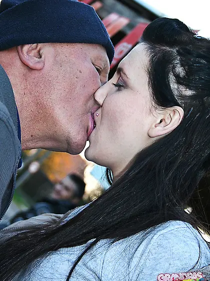 Dia doesn't feel ashamed