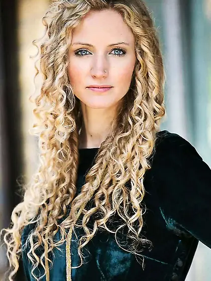 suzannah lipscomb sexy blonde British TV historian
