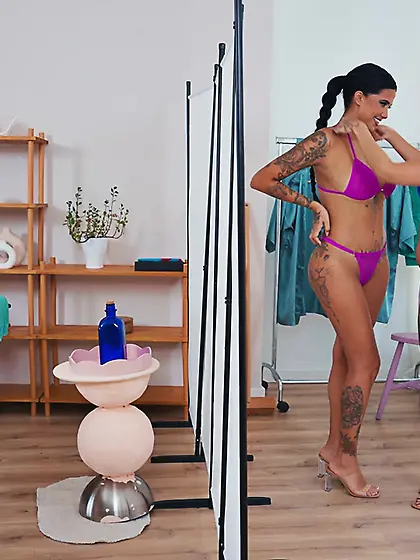 Exotic sluts Yorgelis Carrillo and Victoria Beatriz get fucked i