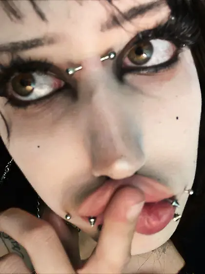 Braceface Bimbo With Juicy Puffed Up Lips