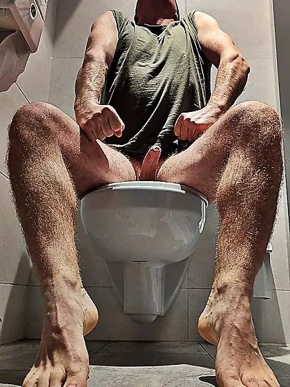 Andy Gymnast toilet rest stop lust 30