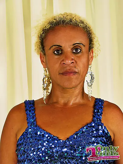 TS Limara Lorancy posing