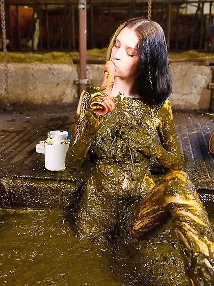 Maria Anjel in manure