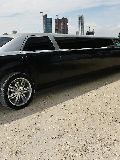 Malia Love tkaes her slutty little thongs off and gets her fanny