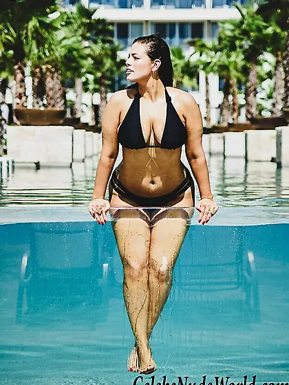 Sexy Photos of Ashley Graham